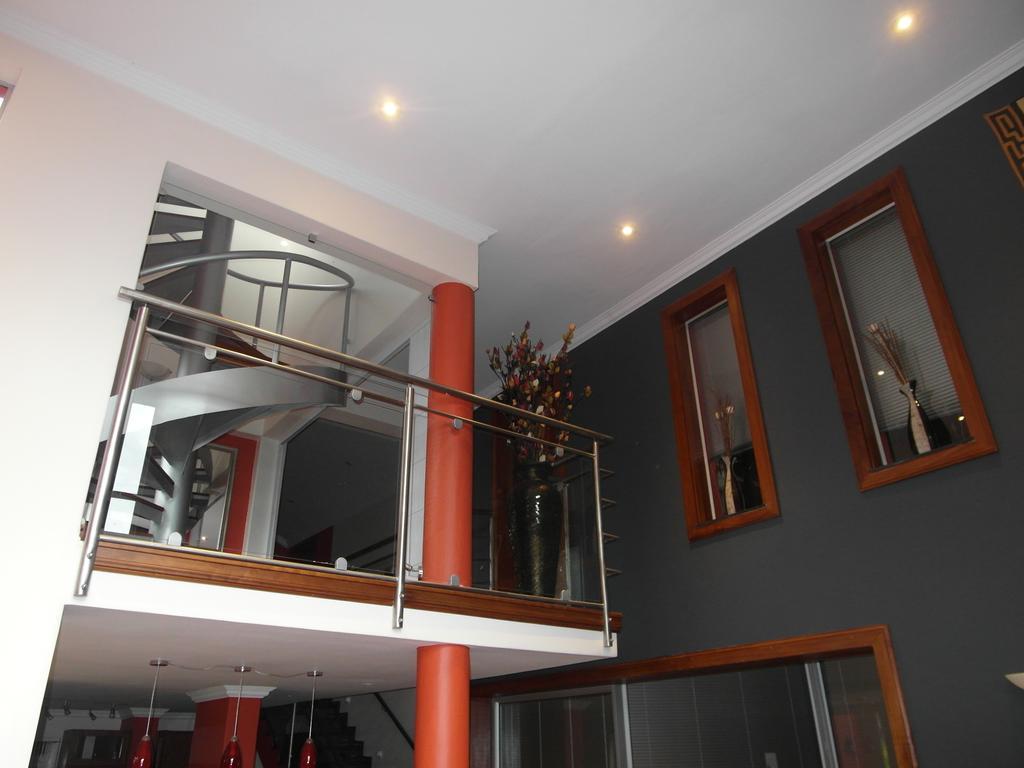Red Square Home بريتوريا المظهر الخارجي الصورة