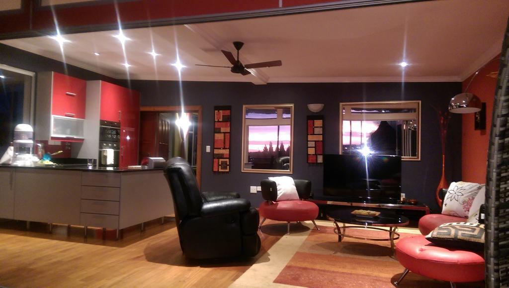 Red Square Home بريتوريا المظهر الخارجي الصورة